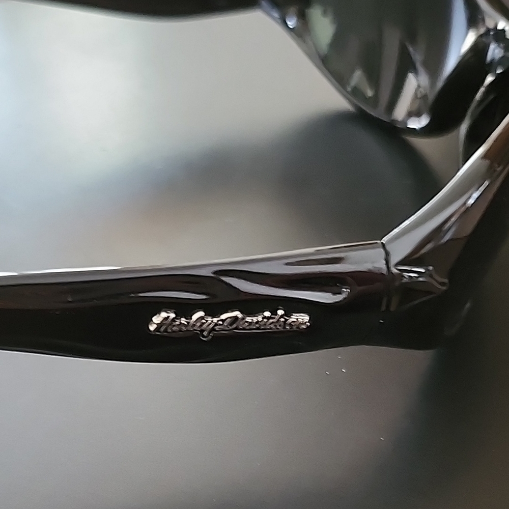 Harley-Davidson Black Women's Sunglasses - Picture 2 of 2